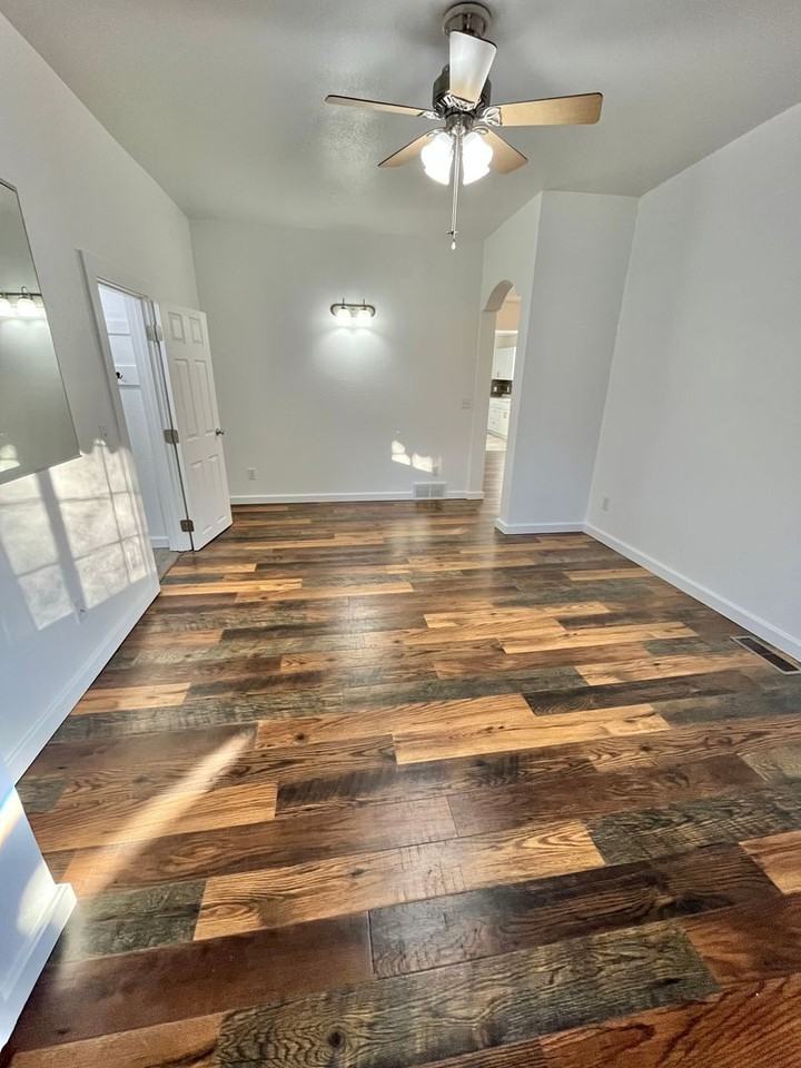 616 S Duluth Ave #1 - Photo 3 of 21