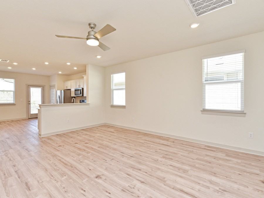 7512 Daves Landing Dr - Photo 4 of 21