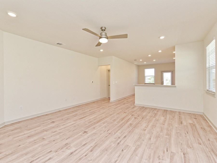 7512 Daves Landing Dr - Photo 5 of 21