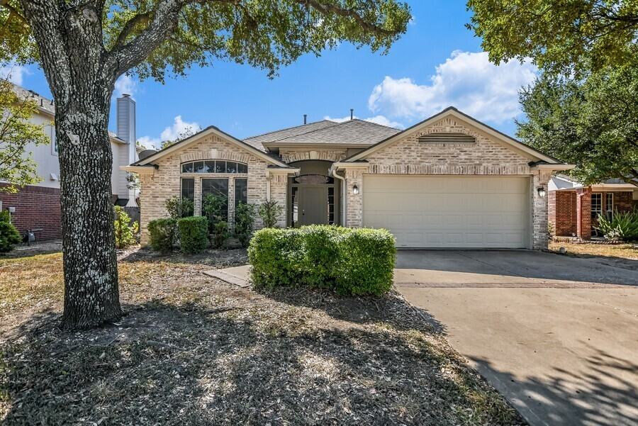 17902 Quitman Mountain Way - Photo 2 of 30