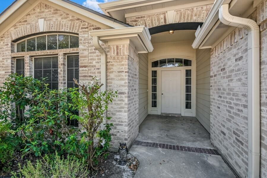 17902 Quitman Mountain Way - Photo 3 of 30