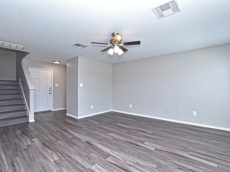 1172 Shadow Creek Blvd - Photo 5 of 20