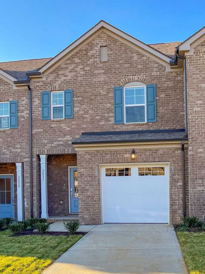 2031 Sperling Dr - Photo 2 of 40