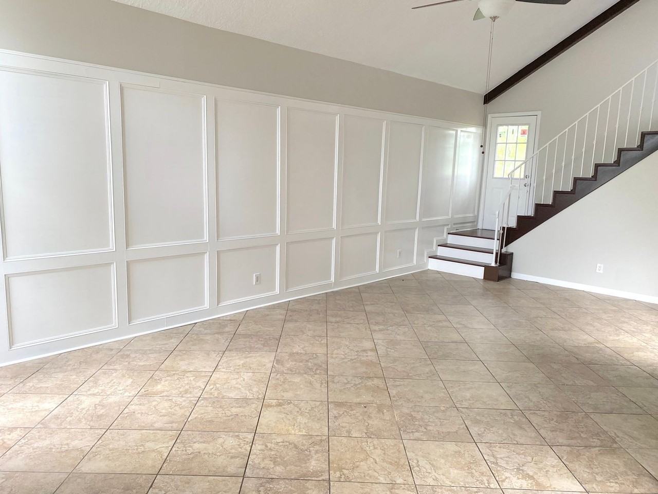 14934 Elmont Dr - Photo 3 of 7