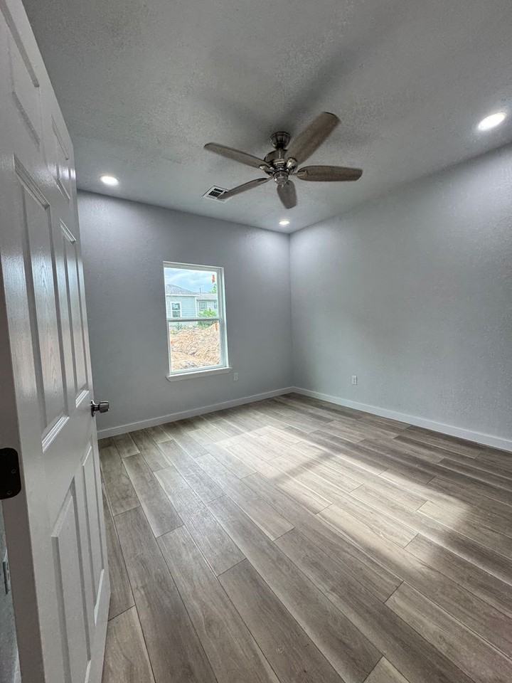 6308 N Boulder Ave - Photo 3 of 7