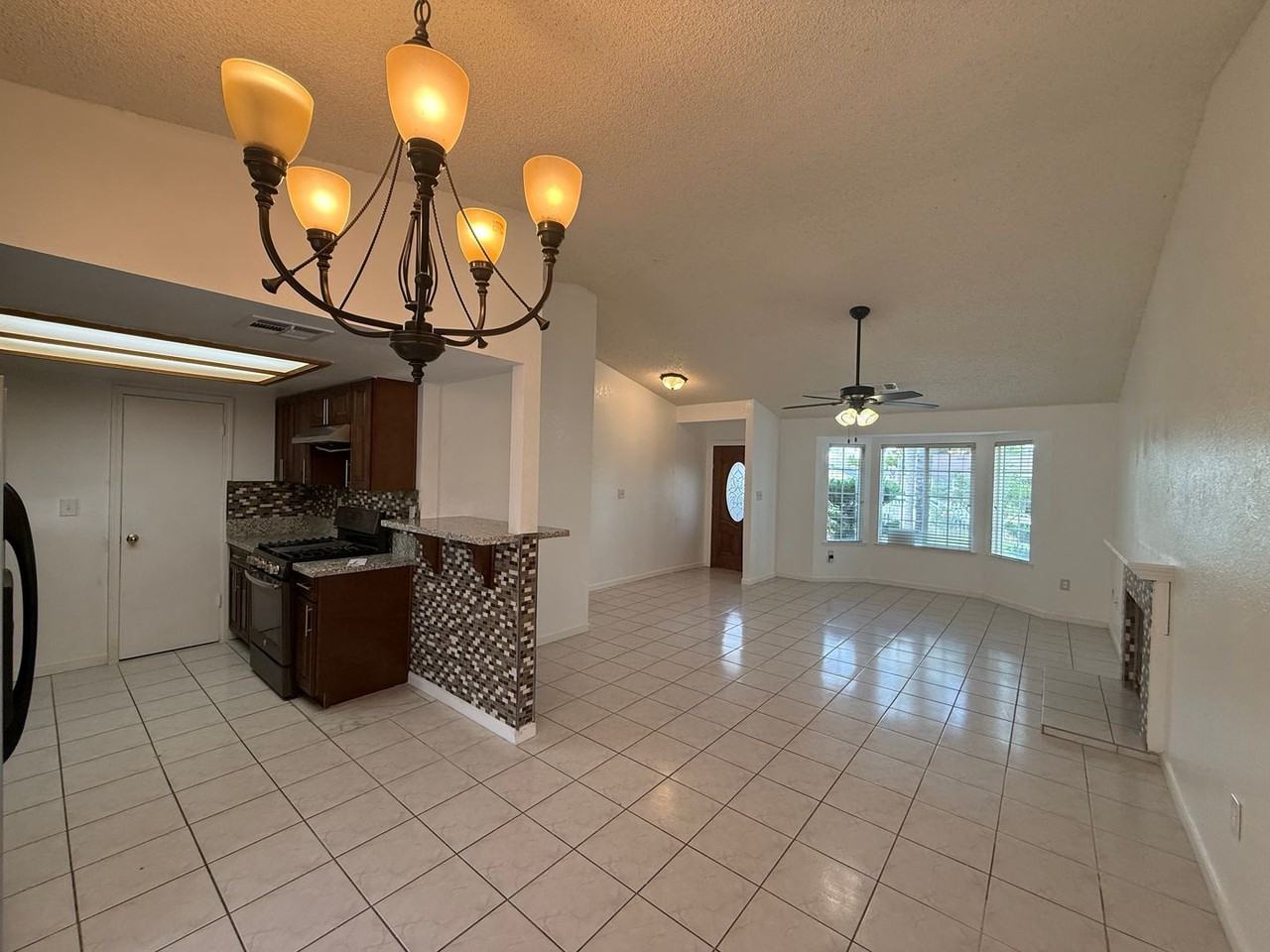 2108 Chaparral Dr - Photo 4 of 12