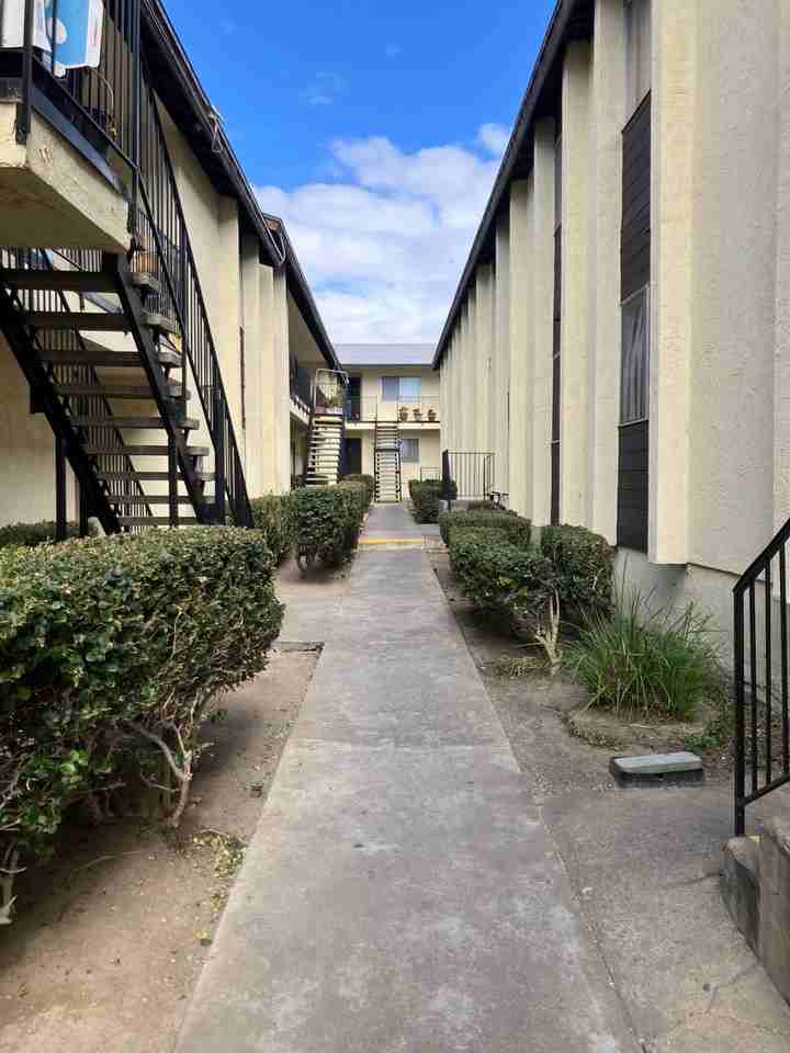 Lincoln Park Apartments - Photo 7 of 12