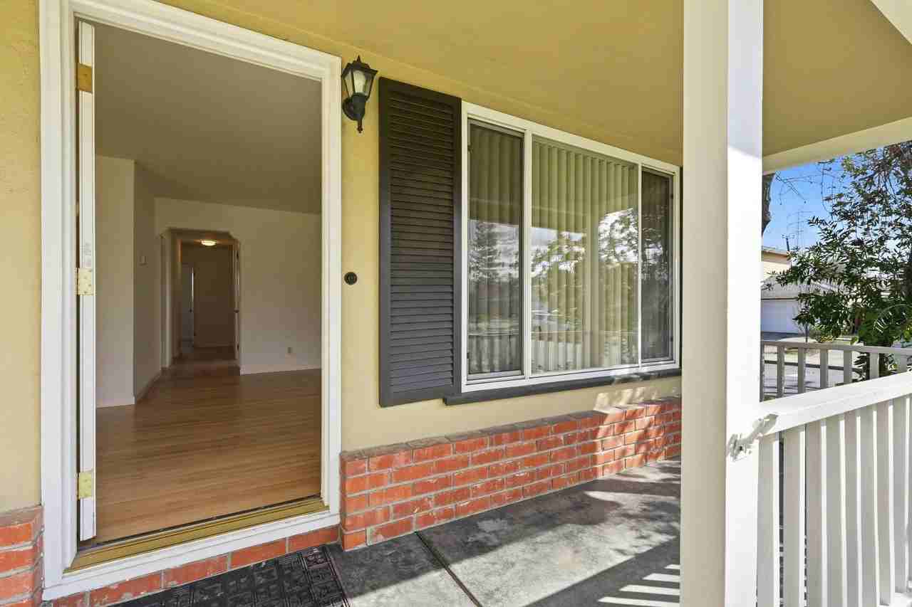 1109 Parkington Ave - Photo 4 of 37