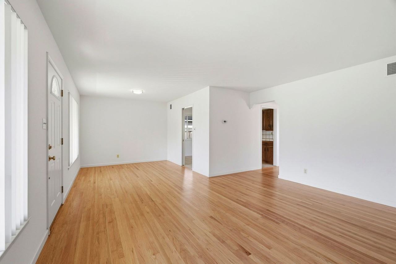 1109 Parkington Ave - Photo 6 of 37