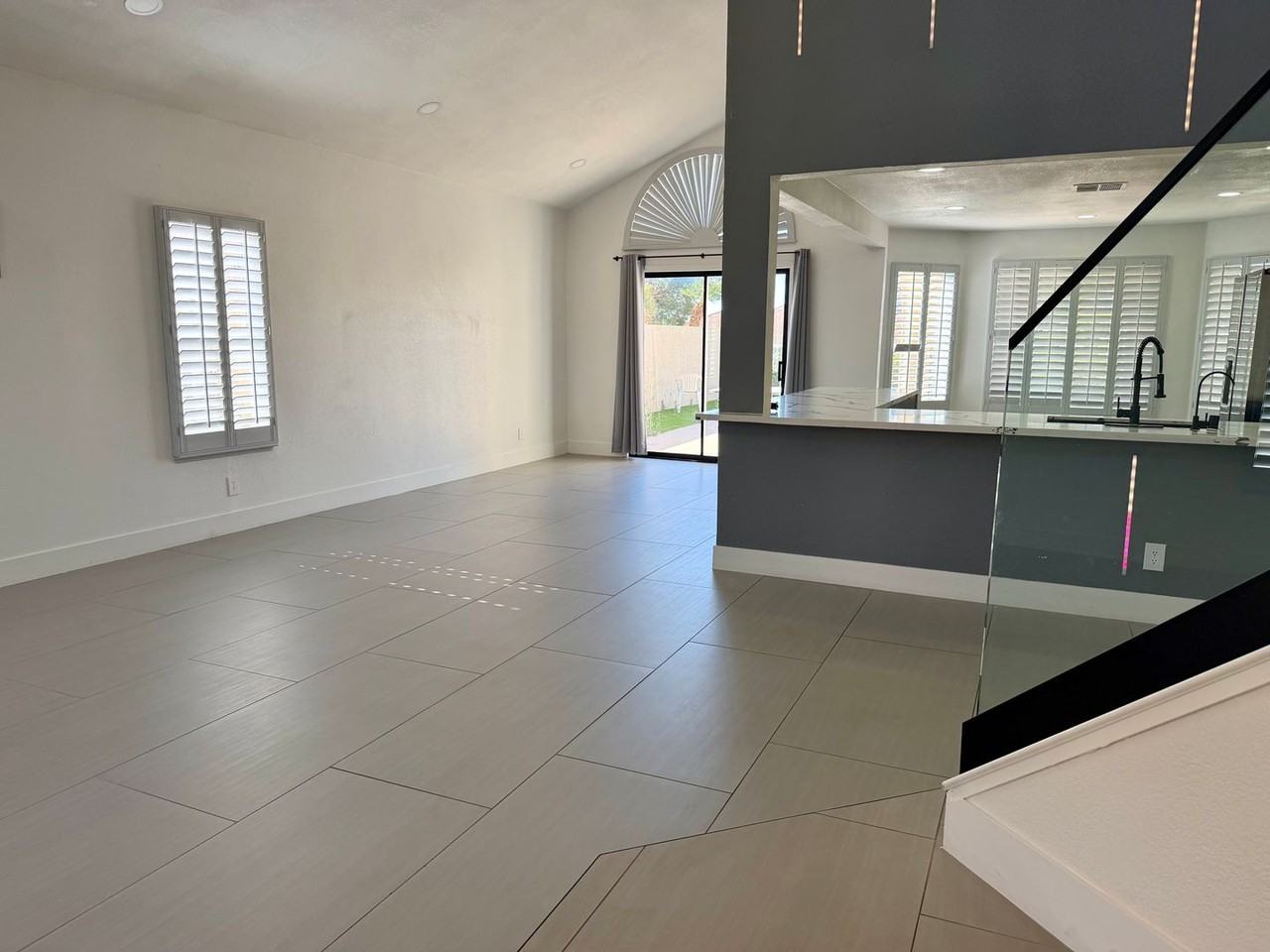 9713 Horizon Hills Dr - Photo 3 of 18