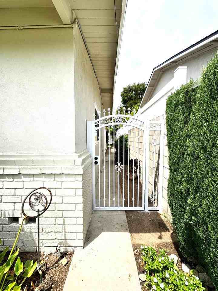 2935 Gayridge St - Photo 5 of 34