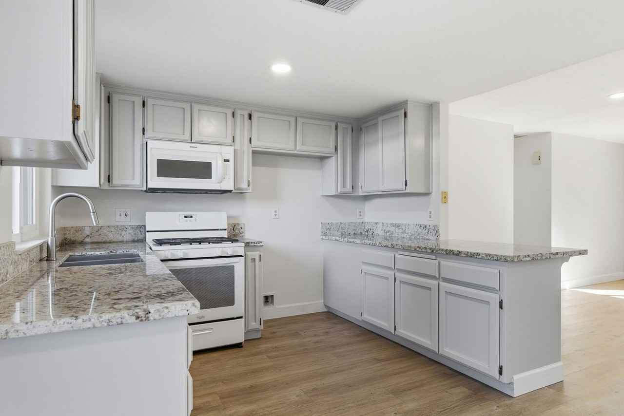 817 Quail Ln #14 - Photo 7 of 19