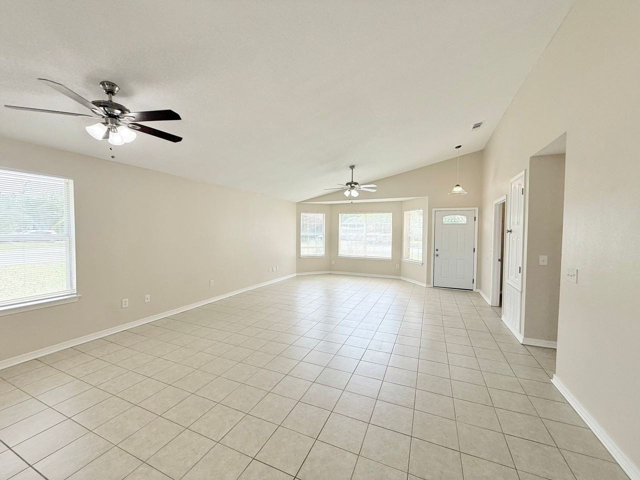 4530 Chantilly Way - Photo 4 of 14