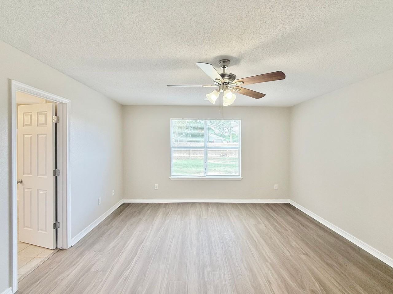 4530 Chantilly Way - Photo 6 of 14