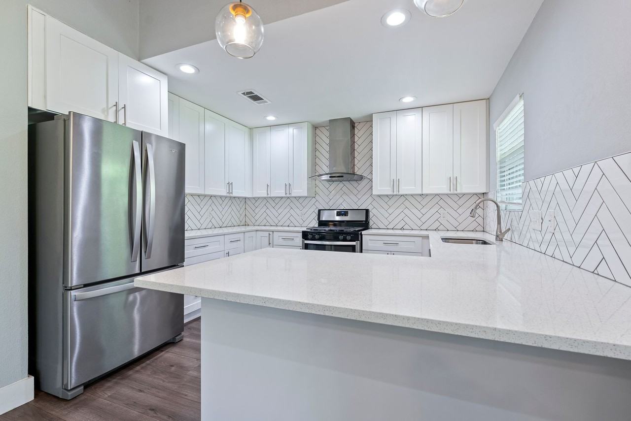 6208 Parliament Dr - Photo 6 of 18
