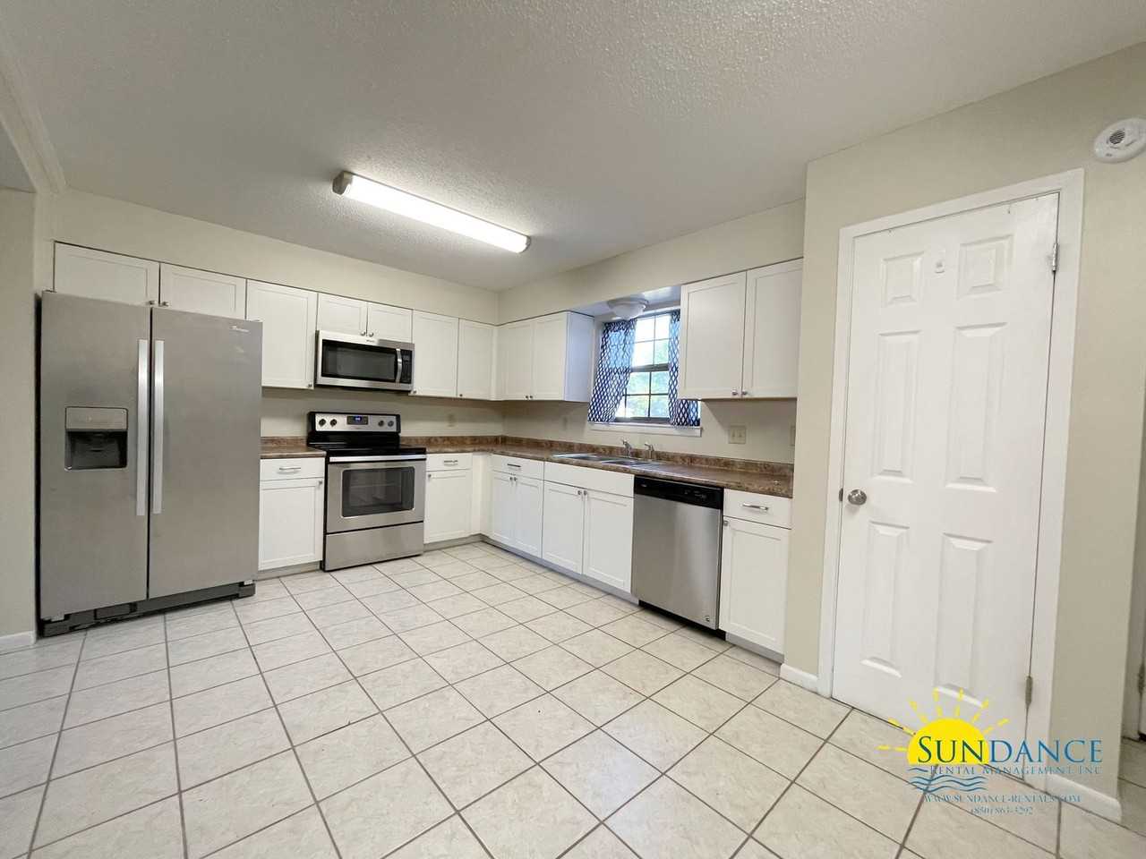 133 4th Ave - Photo 3 of 28