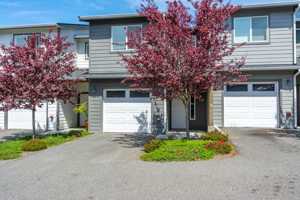 featured image of 563 Ne Kettle St Apt A2