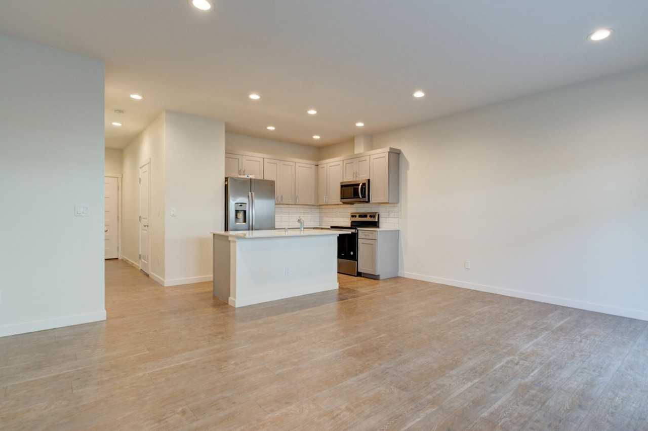 563 Ne Kettle St Apt A2 - Photo 3 of 21