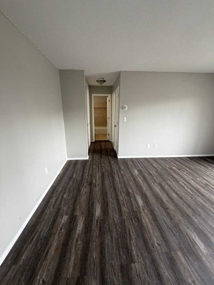 Gervais Lake Apartments - Photo 2 of 6