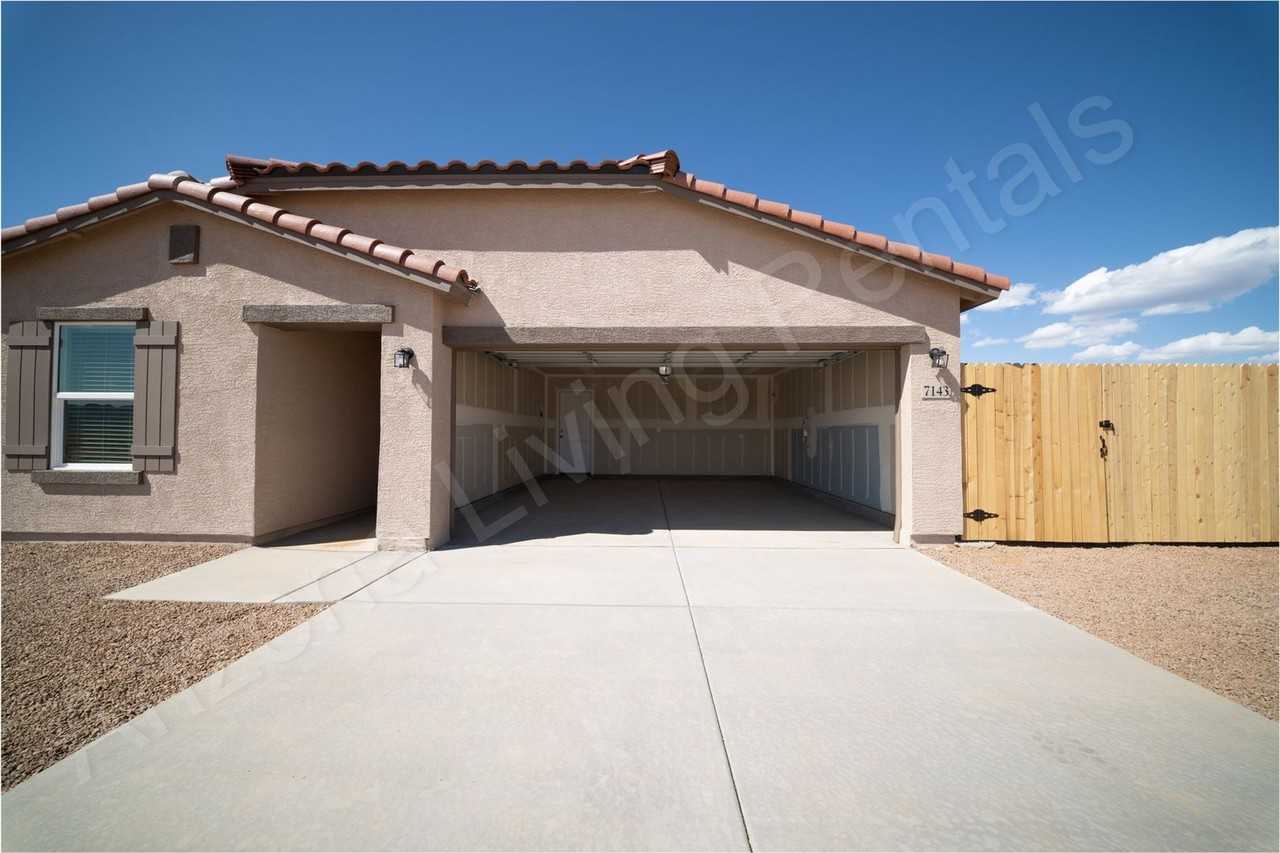 7143 E Morningside Dr - Photo 4 of 29