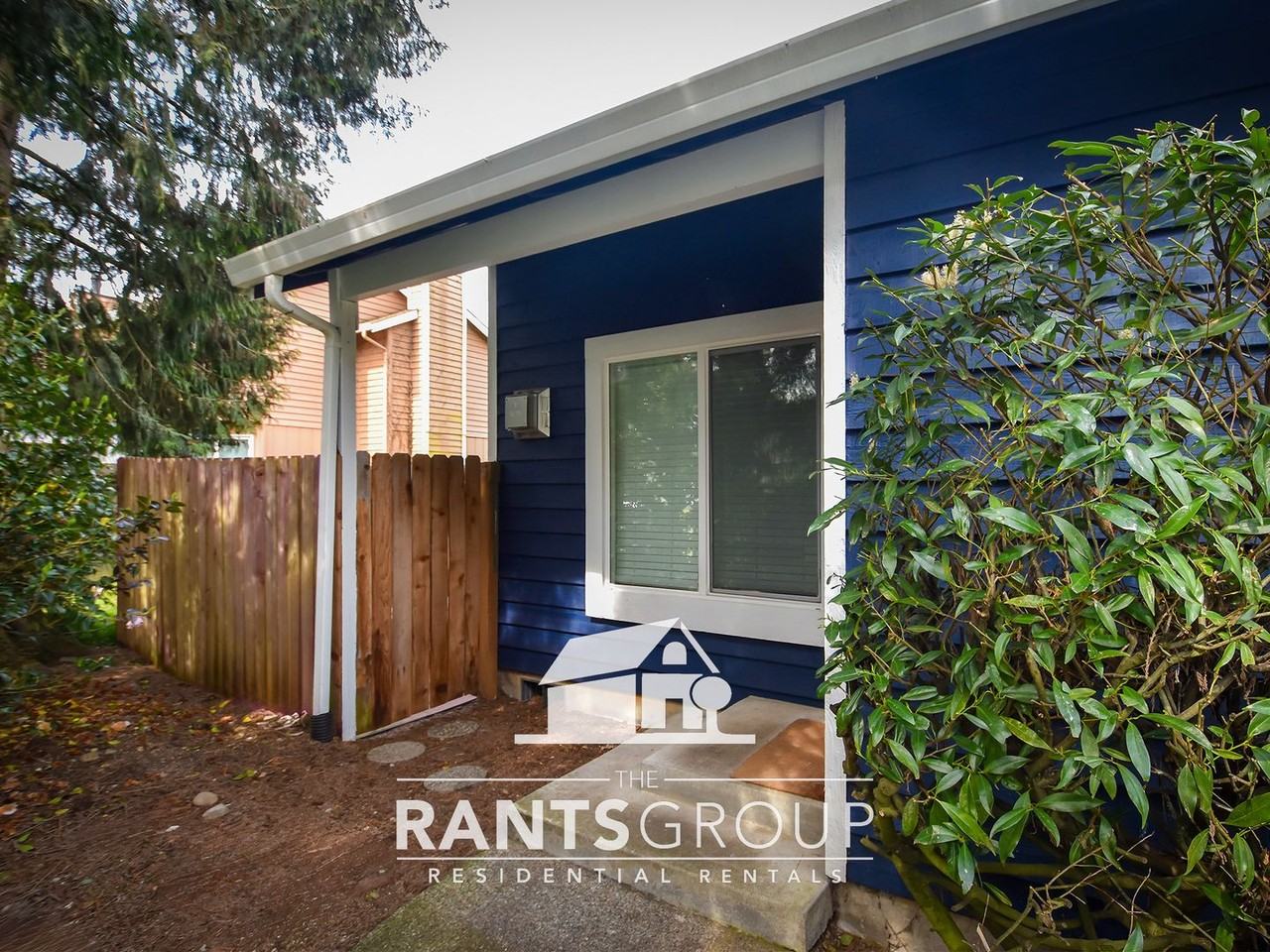 660 Malibu Dr Se - Photo 2 of 18
