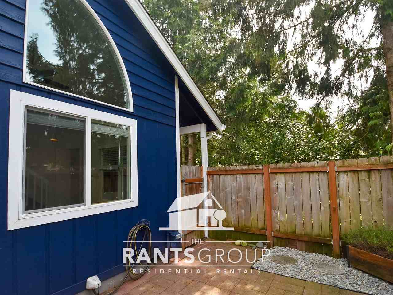 660 Malibu Dr Se - Photo 3 of 18
