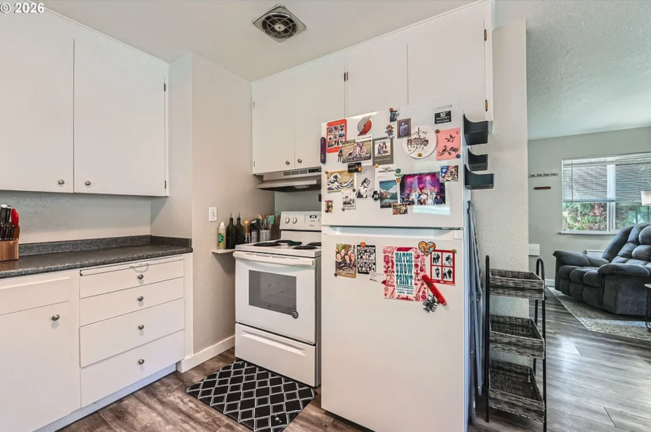 1643 Ne 74th Ave - Photo 5 of 35