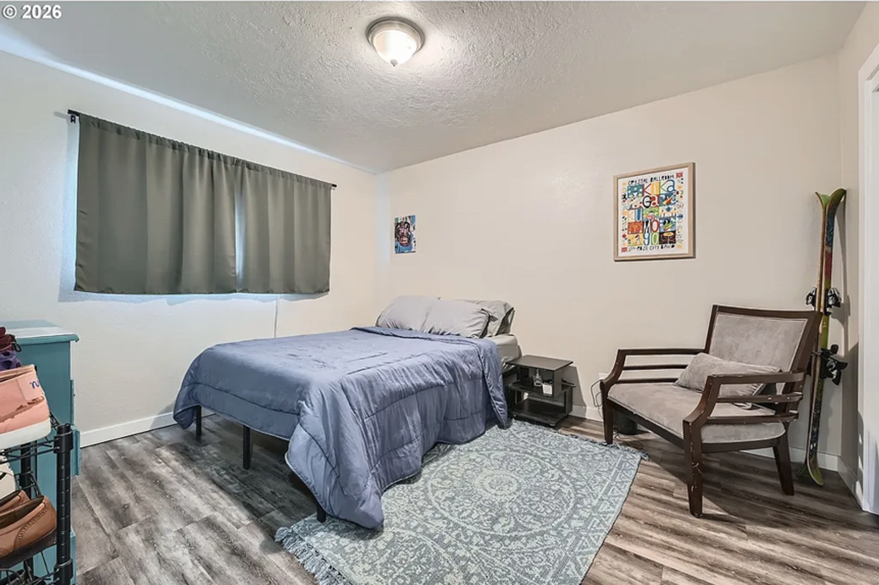 1643 Ne 74th Ave - Photo 7 of 35
