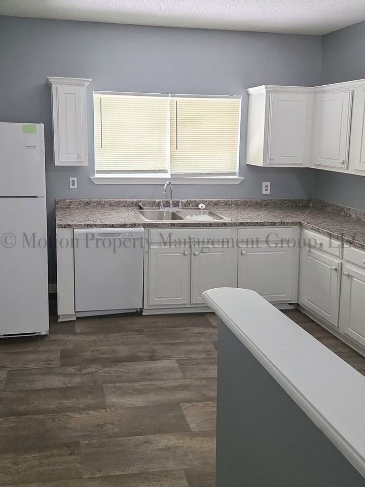 6710 Sunset Hills Blvd - Photo 6 of 8