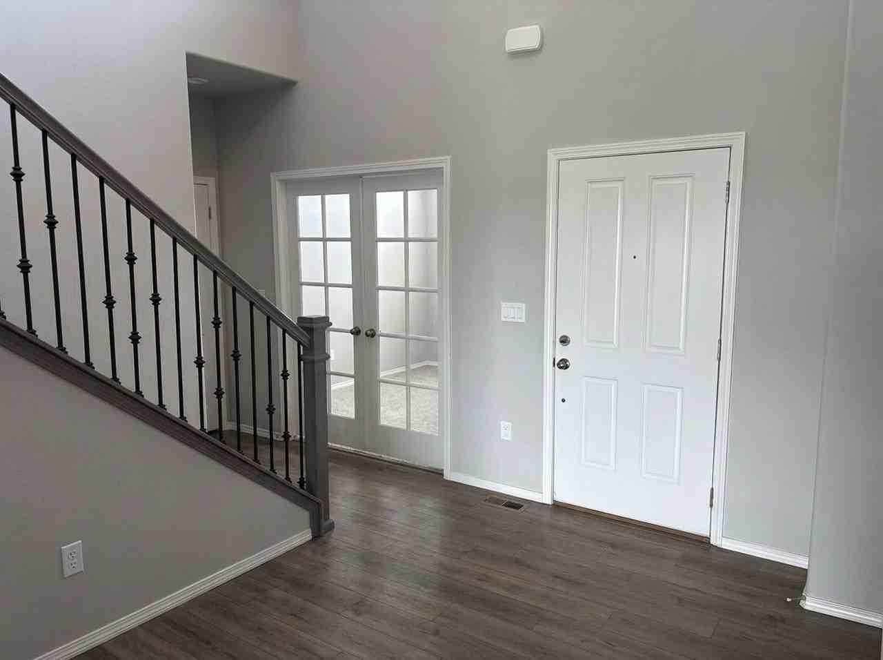 9377 Mayflower Gulch Way - Photo 4 of 34