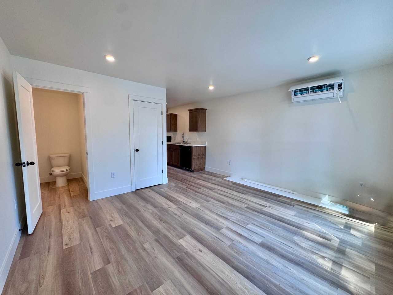 BRAND NEW, BEAUTIFUL TOWNHOMES! 2 & 3 BEDRM UNITS AVAILABLE - Photo 3 of 50