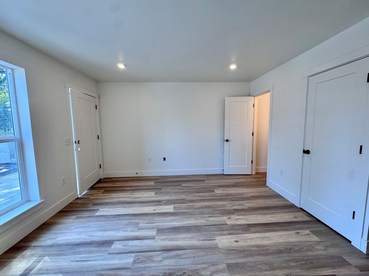 BRAND NEW, BEAUTIFUL TOWNHOMES! 2 & 3 BEDRM UNITS AVAILABLE - Photo 4 of 50