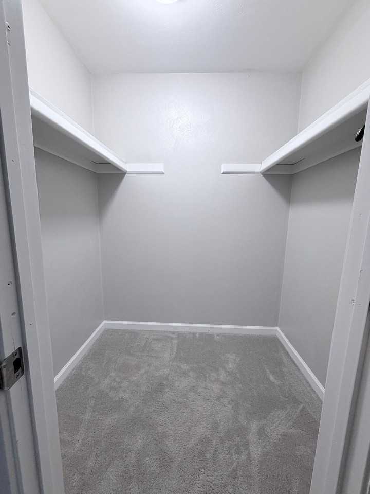 The Oaks Apartments - Photo 7 of 34