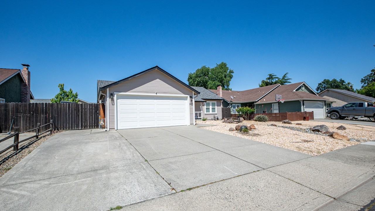 245 Christine Dr - Photo 3 of 41