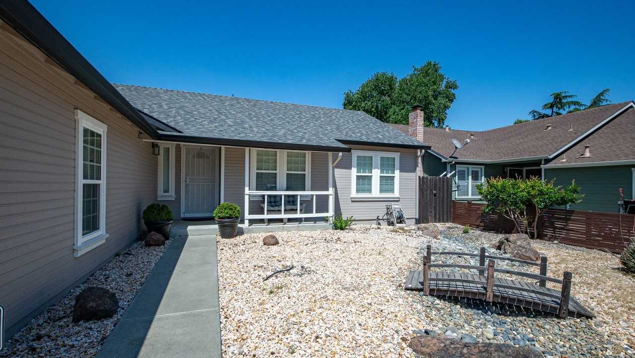245 Christine Dr - Photo 5 of 41
