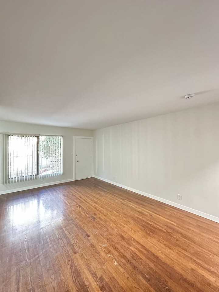 1015 E Appleton St - Photo 2 of 13