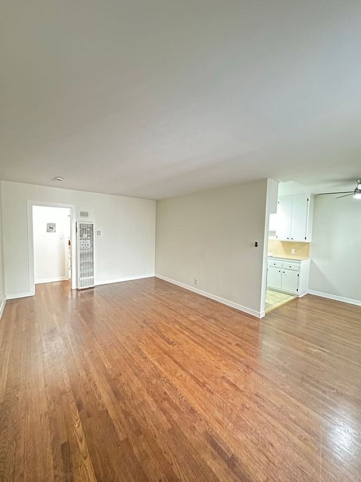 1015 E Appleton St - Photo 3 of 13