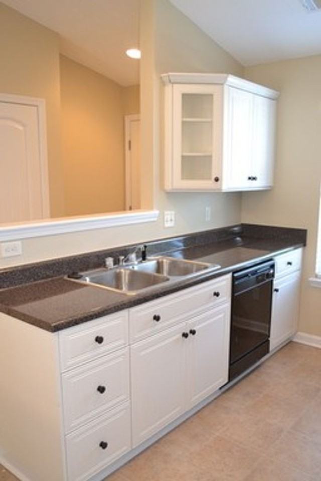 2626 York Dr - Photo 6 of 11