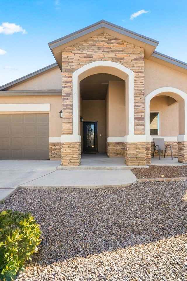 14820 Mike A Mendoza Ave - Photo 2 of 36