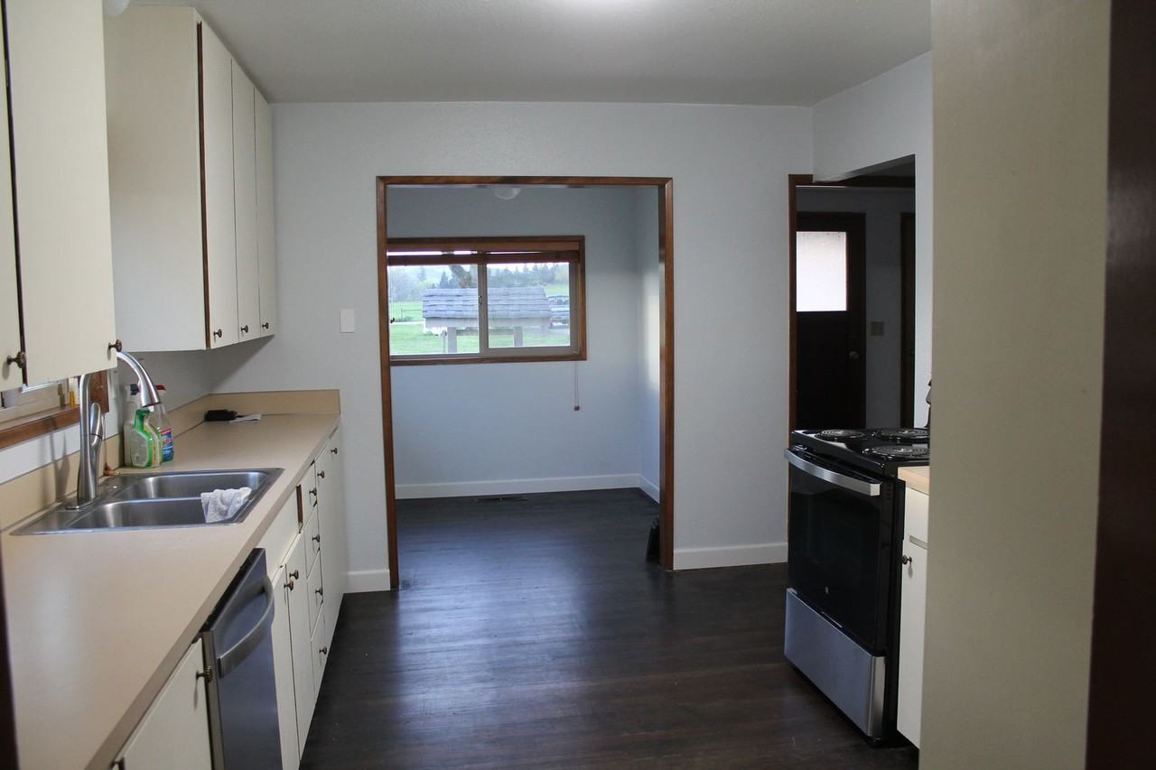 7461 Ne Highway 240 - Photo 2 of 12
