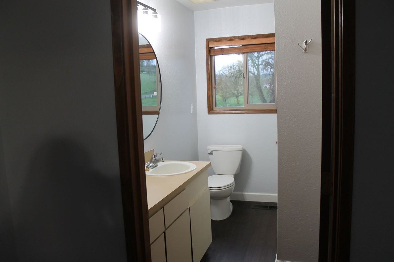 7461 Ne Highway 240 - Photo 3 of 12