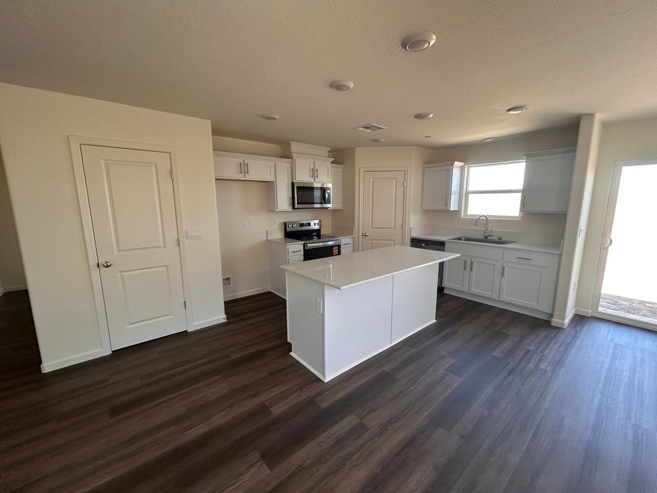 1115 S Magna Carta Ave - Photo 3 of 12