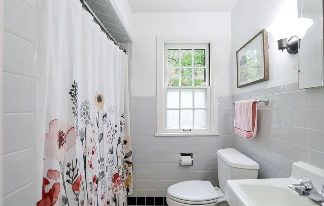 477 Robinson St - Photo 7 of 11