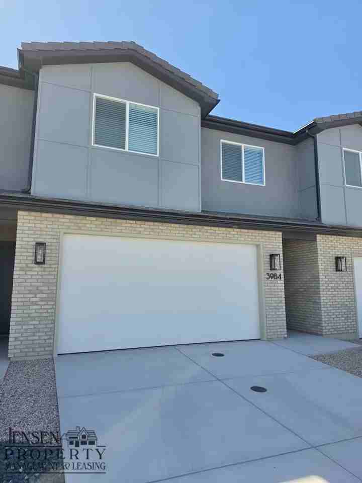 3984 E Fossil Way - Photo 2 of 31
