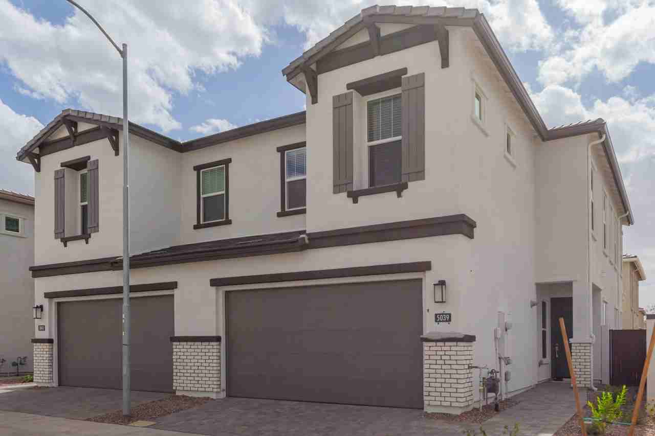 5039 E Campo Bello Dr - Photo 3 of 30