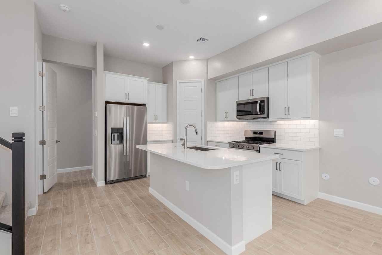 5039 E Campo Bello Dr - Photo 7 of 30