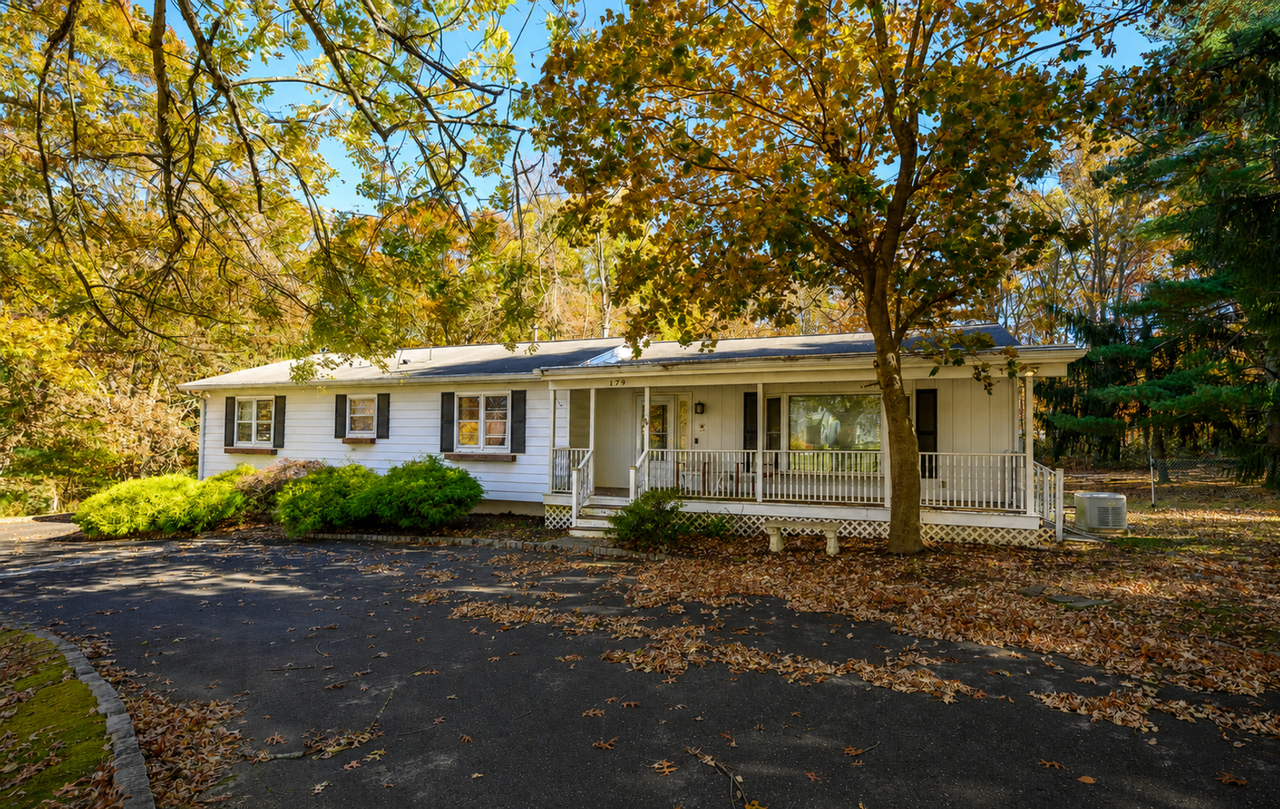 179 Farmers Ln - Photo 4 of 17