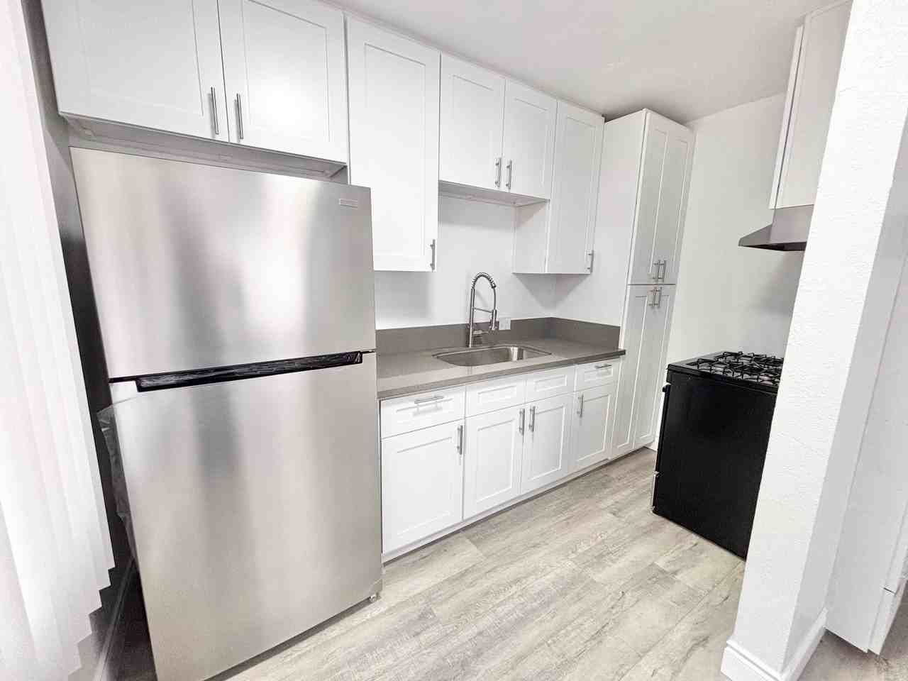 4241 Van Horne Ave #5 - Photo 5 of 16