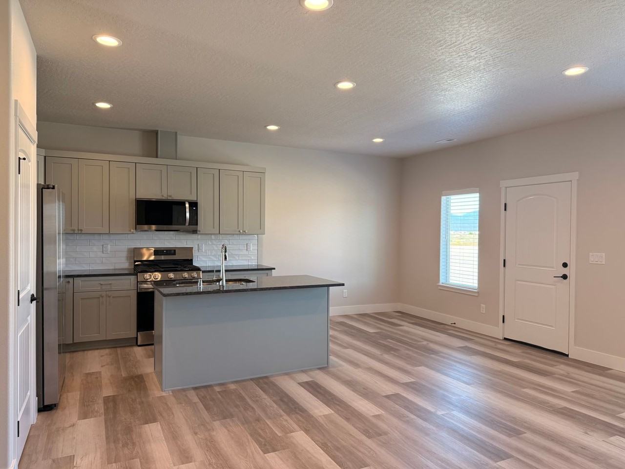 763 N Creative Way - Photo 2 of 24