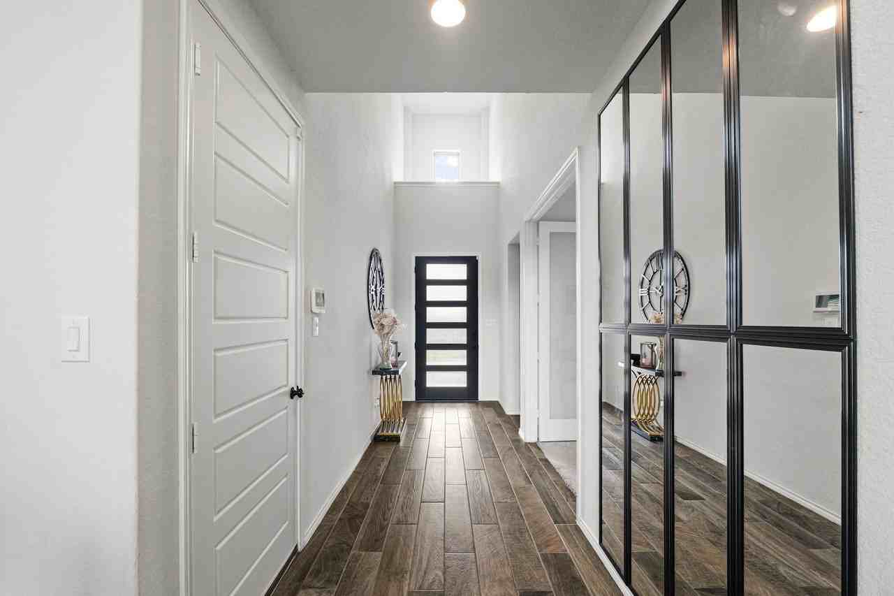 2426 Sueno Pt - Photo 3 of 19